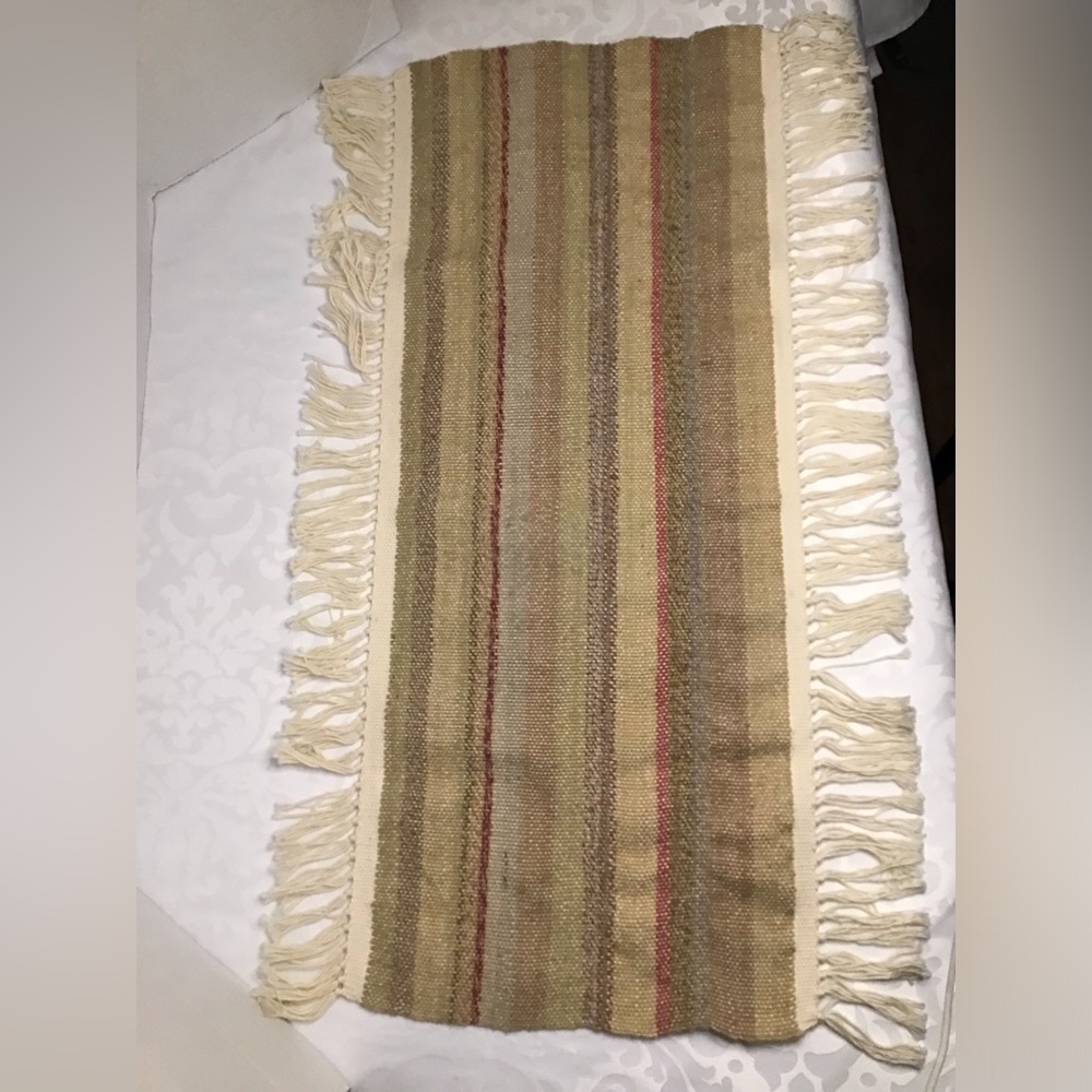 HANDCRAFTED RUNNER - Picture 2 of 7